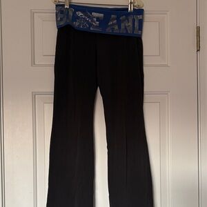 PINK Victoria's Secret Black Flare Yoga Pants with Blue Kentucky Waistband